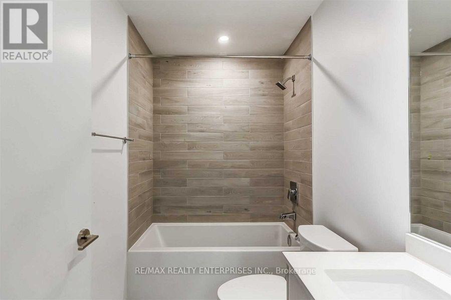 3607 - 1926 Lake Shore Boulevard W, Toronto, ON - Indoor Photo Showing Bathroom