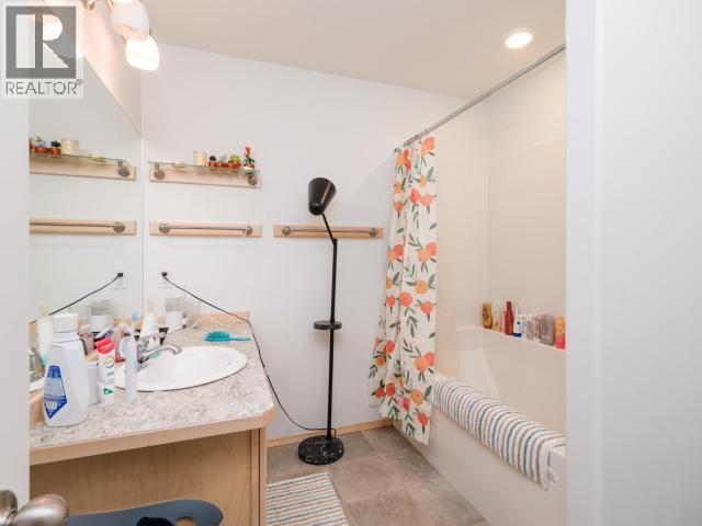 1-19 Bailey Place, Whitehorse, YT - Indoor Photo Showing Bathroom