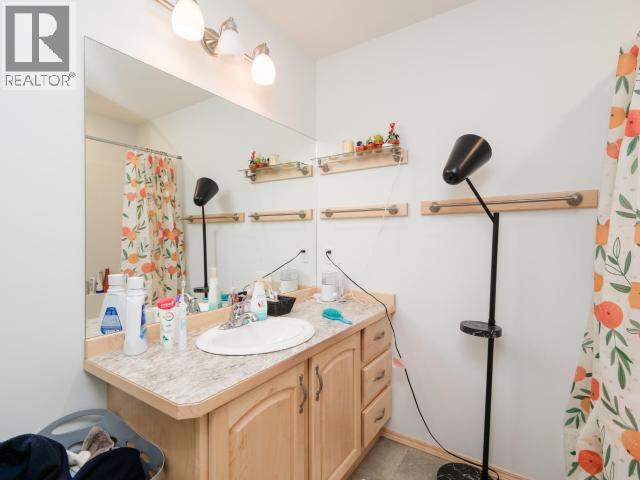 1-19 Bailey Place, Whitehorse, YT - Indoor Photo Showing Bathroom