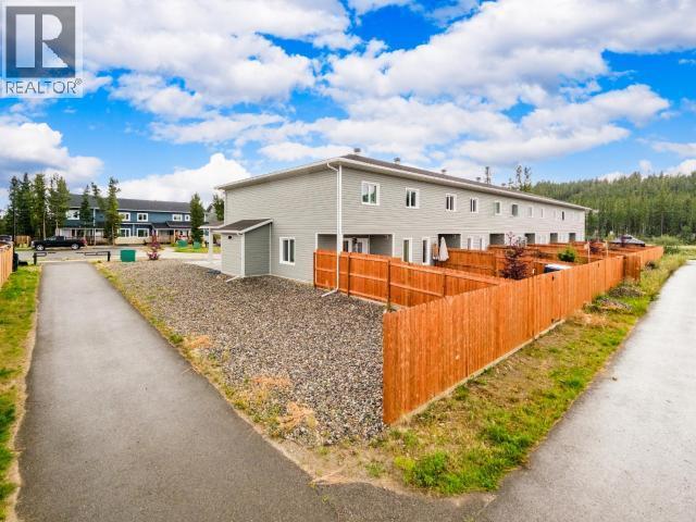 1-19 Bailey Place, Whitehorse, YT - Outdoor
