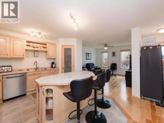 1-19 Bailey Place, Whitehorse, YT - Indoor Photo Showing Other Room