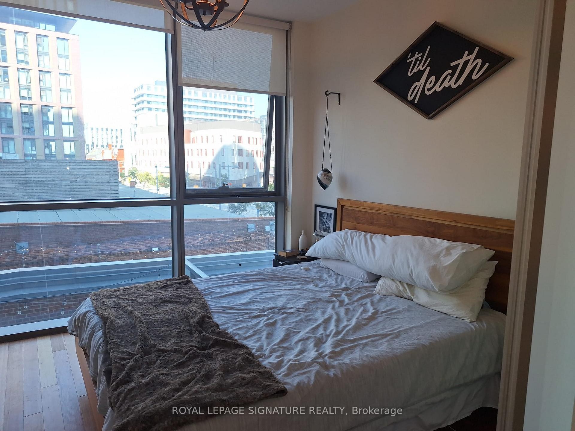 204-390 Cherry Street, Toronto, ON - Indoor Photo Showing Bedroom