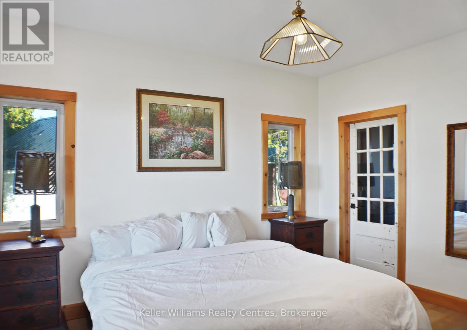 315 Shoreline Avenue, South Bruce Peninsula, ON - Indoor Photo Showing Bedroom