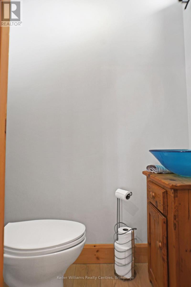 315 Shoreline Avenue, South Bruce Peninsula, ON - Indoor Photo Showing Bathroom