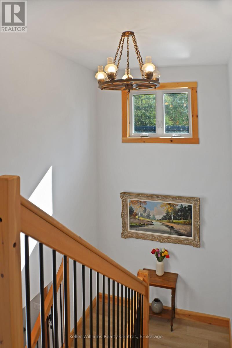 315 Shoreline Avenue, South Bruce Peninsula, ON - Indoor Photo Showing Other Room