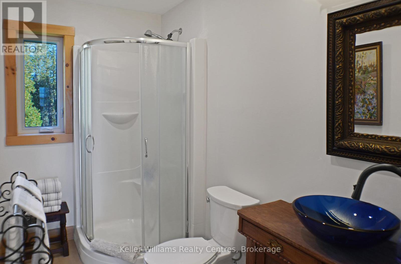 315 Shoreline Avenue, South Bruce Peninsula, ON - Indoor Photo Showing Bathroom