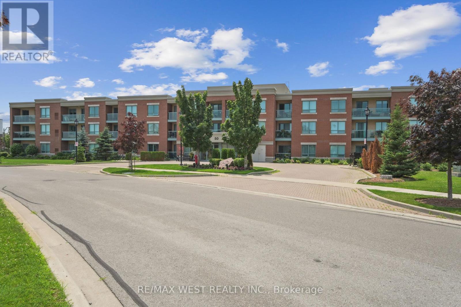 117 - 50 Via Rosedale, Brampton, ON - Outdoor With Balcony With Facade