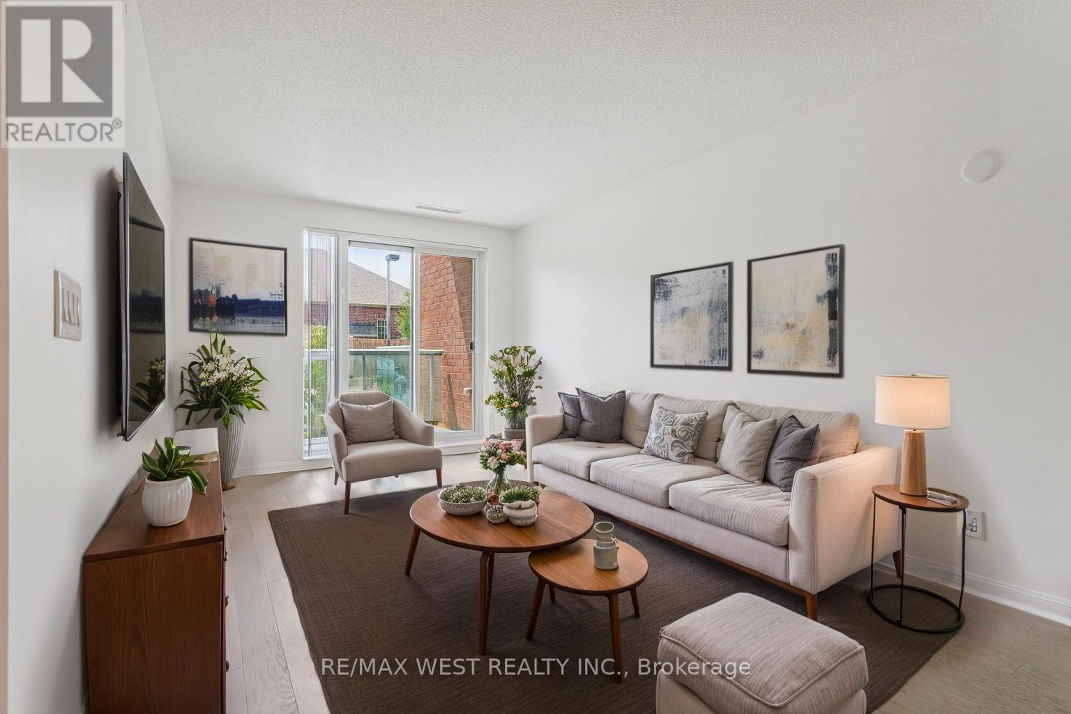 117 - 50 Via Rosedale, Brampton, ON - Indoor Photo Showing Living Room