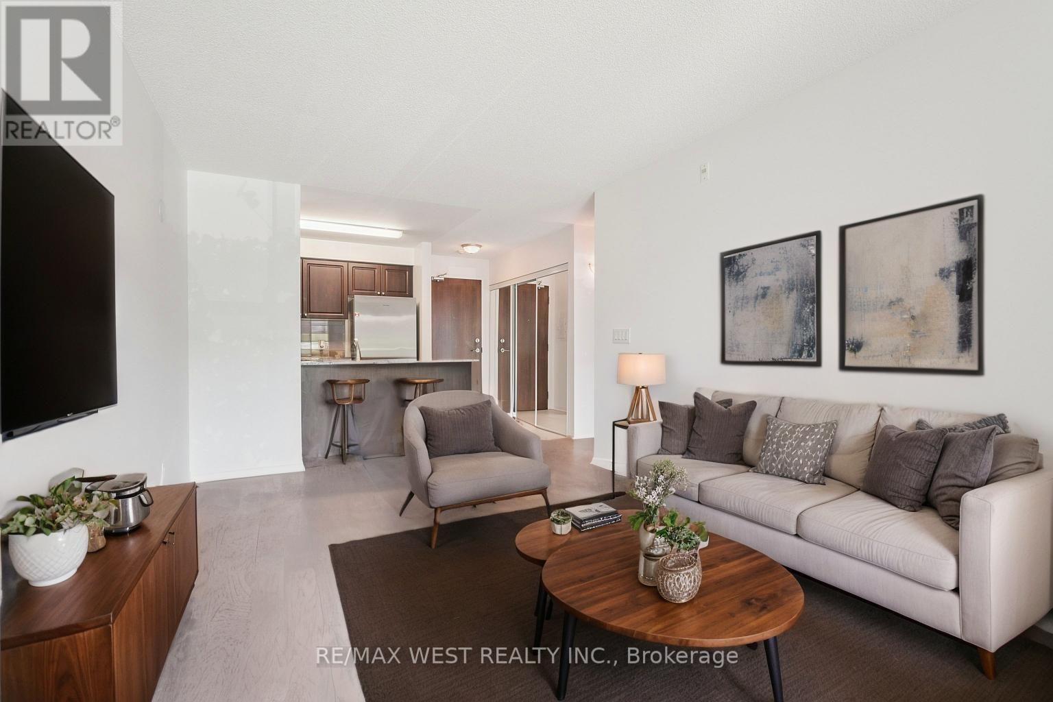117 - 50 Via Rosedale, Brampton, ON - Indoor Photo Showing Living Room