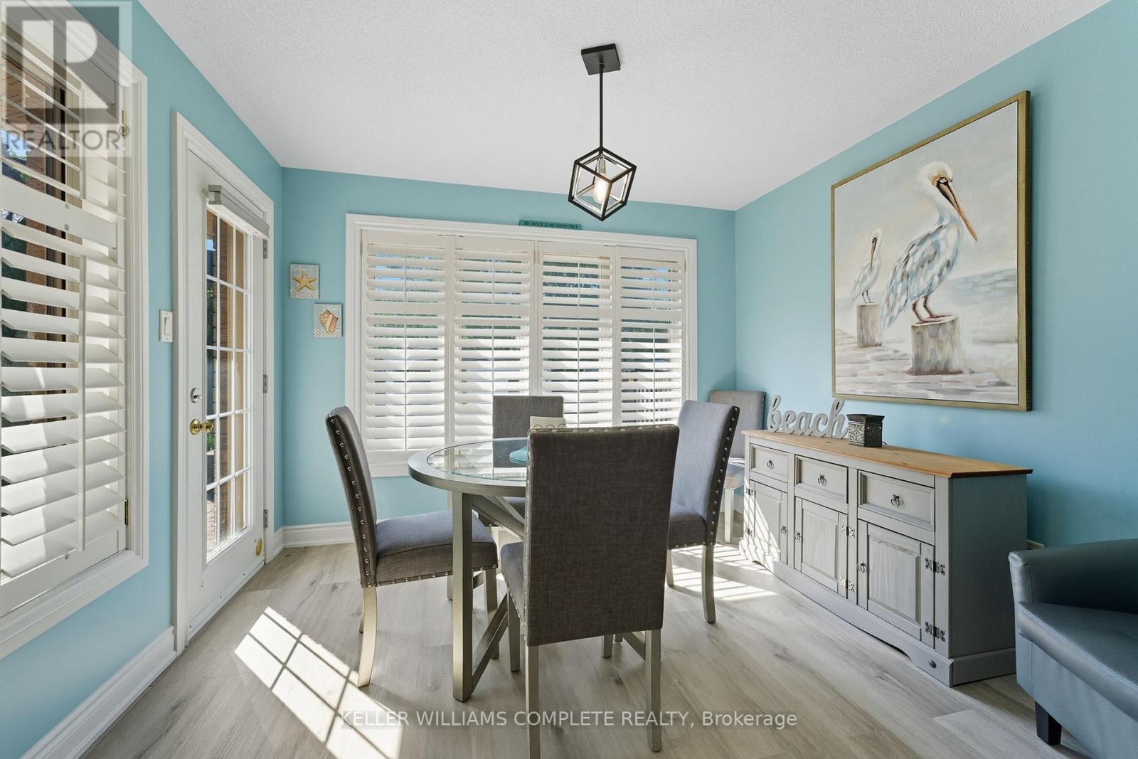 66 Suffolk Street, Hamilton, ON - Indoor Photo Showing Dining Room