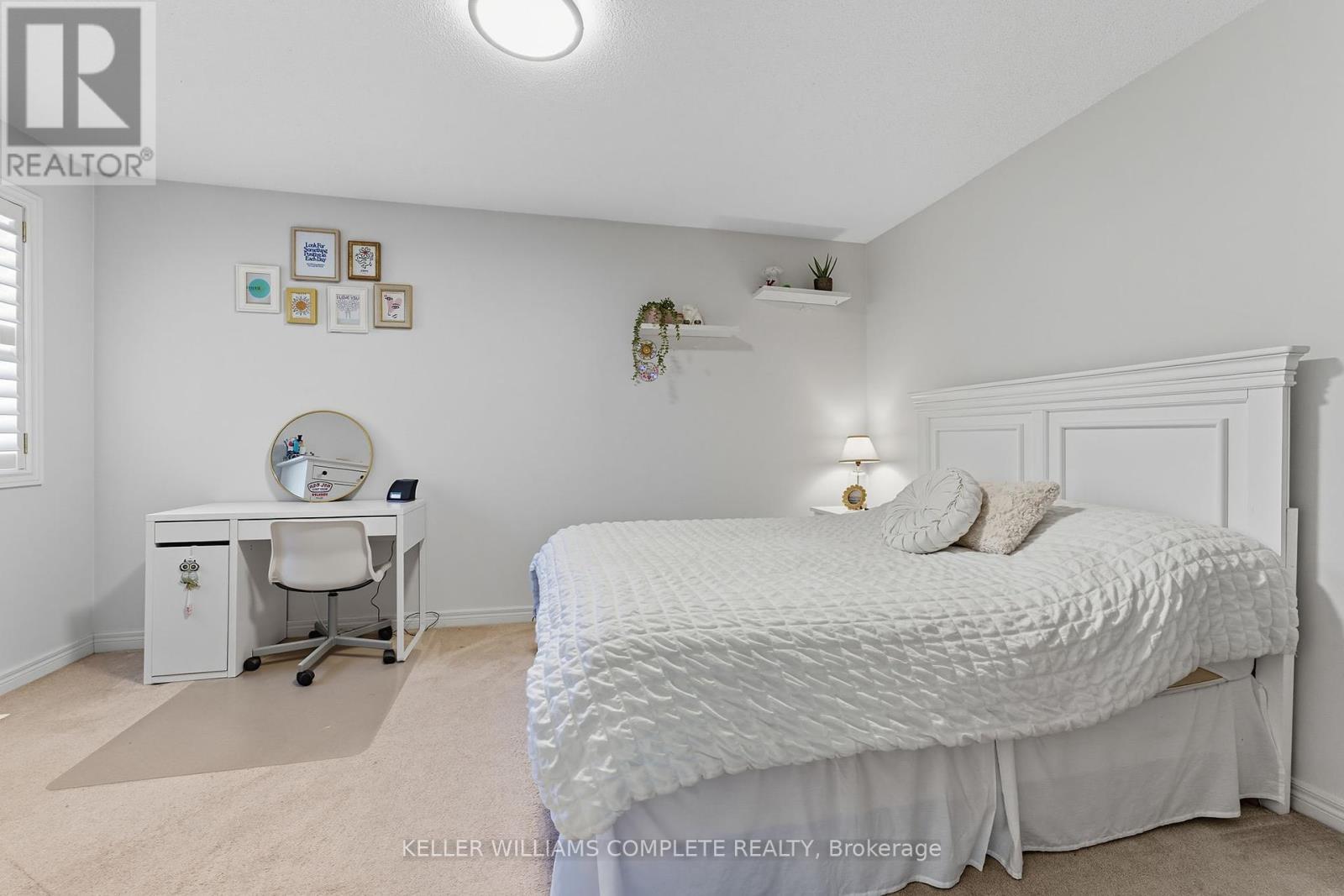 66 Suffolk Street, Hamilton, ON - Indoor Photo Showing Bedroom