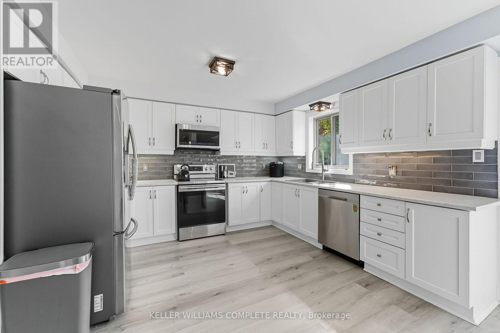 66 Suffolk Street, Hamilton, ON - Indoor Photo Showing Kitchen
