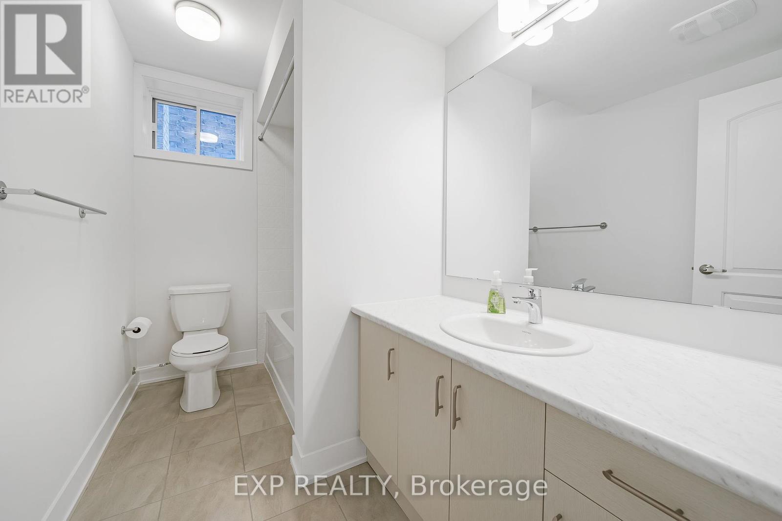 Bsmt - 24 Sikura Circle, Aurora, ON - Indoor Photo Showing Bathroom