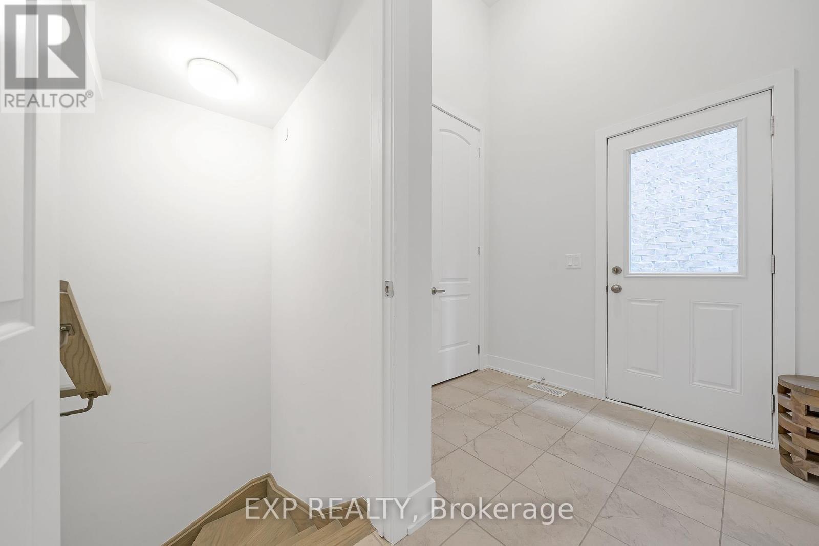 Bsmt - 24 Sikura Circle, Aurora, ON - Indoor Photo Showing Other Room