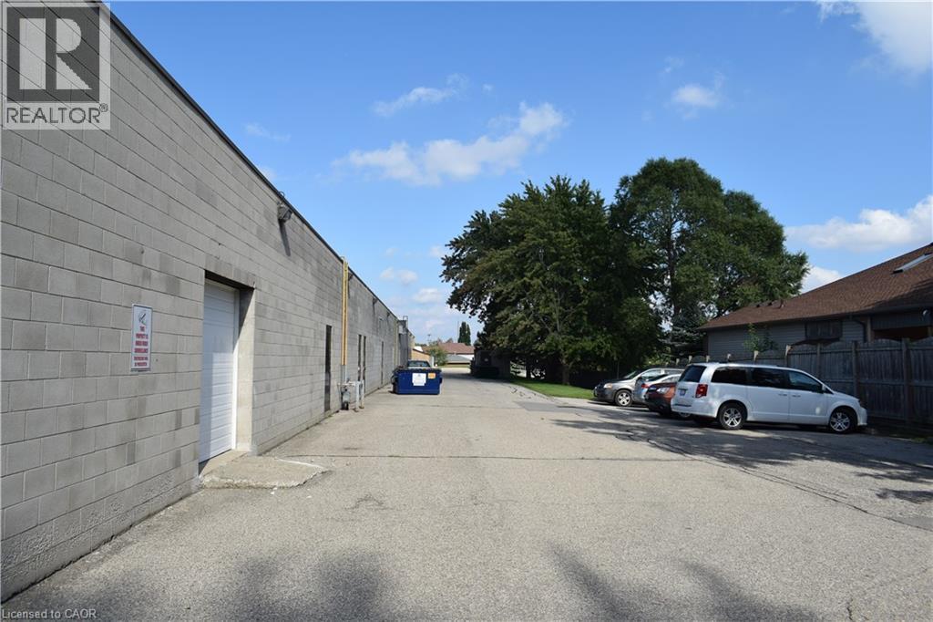 View of asphalt road - 1151 Victoria Street N Unit# 8, Kitchener, ON