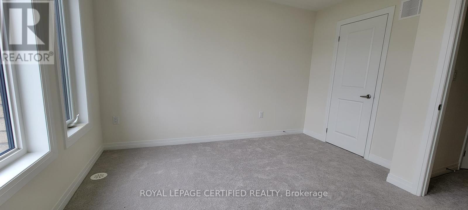 31 Cherry Hill, Barrie, ON - Indoor Photo Showing Other Room