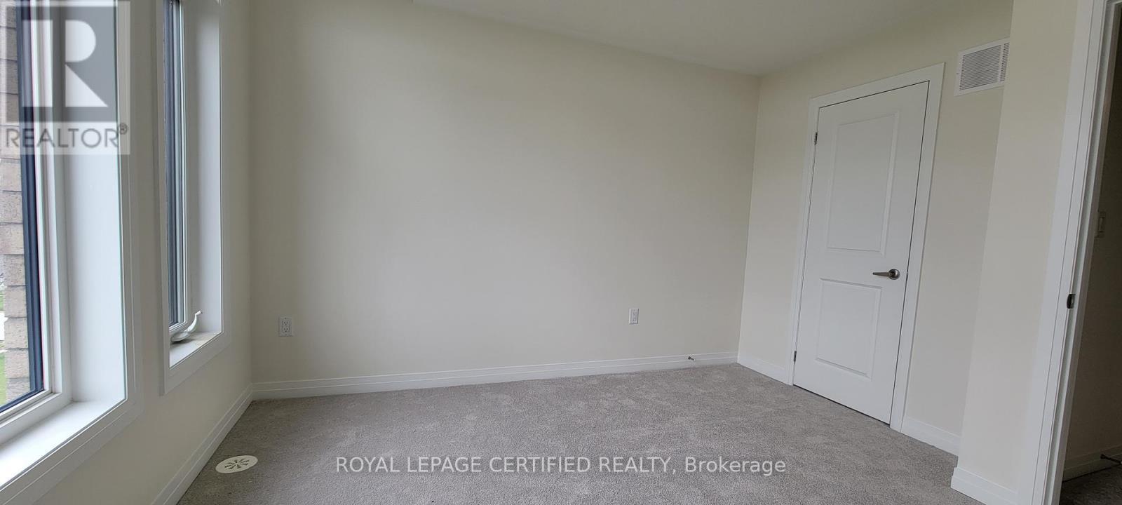 31 Cherry Hill, Barrie, ON - Indoor Photo Showing Other Room