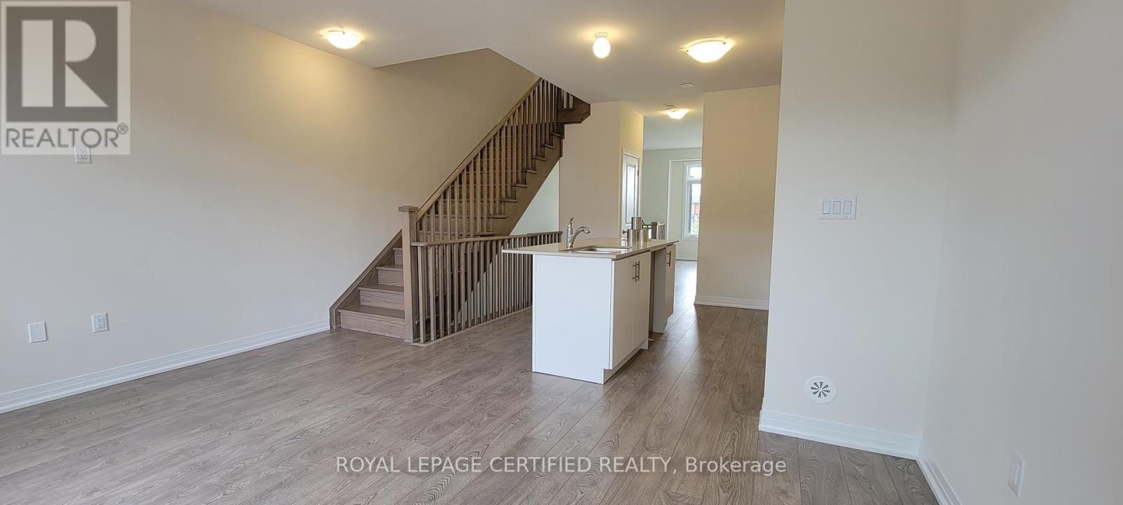 31 Cherry Hill, Barrie, ON - Indoor Photo Showing Other Room