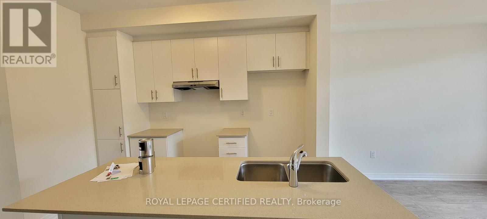 31 Cherry Hill, Barrie, ON - Indoor Photo Showing Kitchen