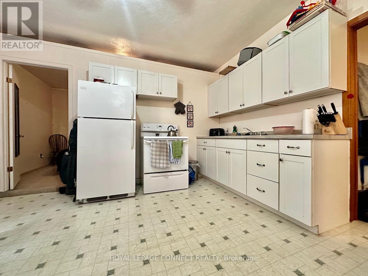 Apt B - 1775 Bowmanville Avenue, Clarington, ON - Indoor Photo Showing Kitchen