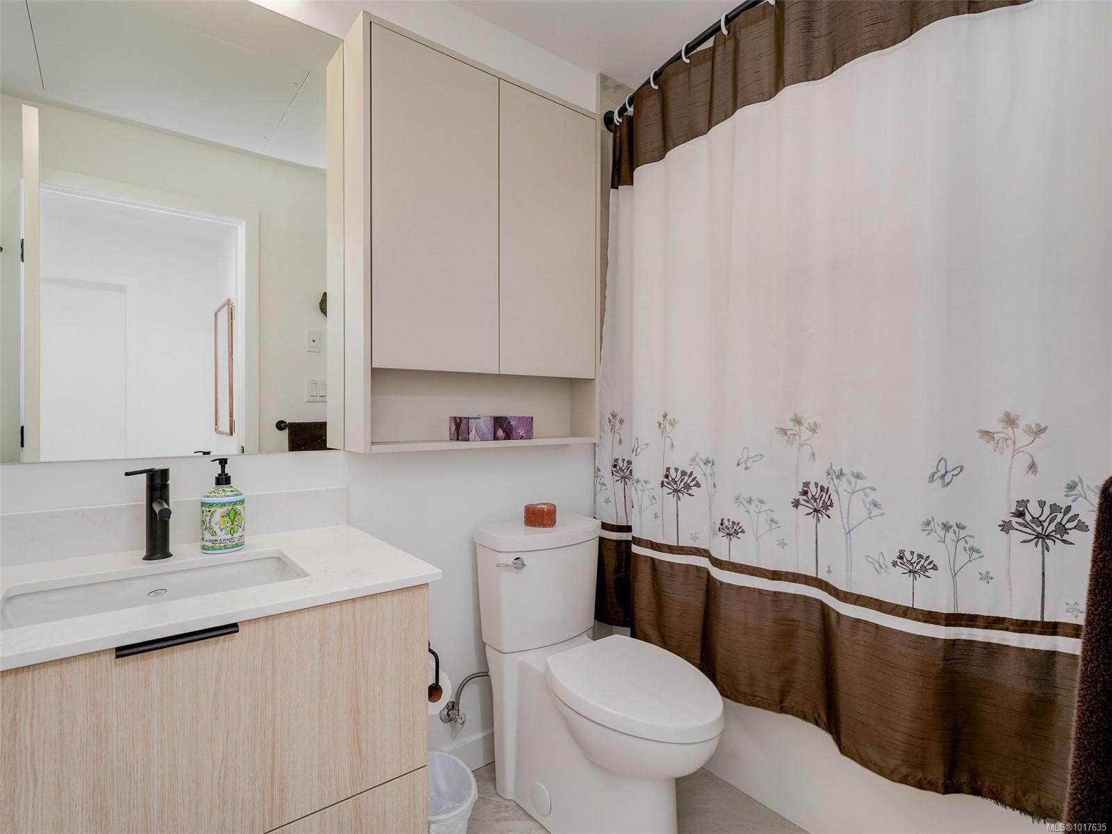 307-3564-A Ryder Hesjedal Way, Colwood, BC - Indoor Photo Showing Bathroom