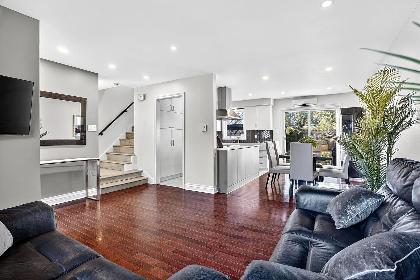 Overall view - 4127 Rue Fafard, Laval (Chomedey), QC - Indoor Photo Showing Living Room