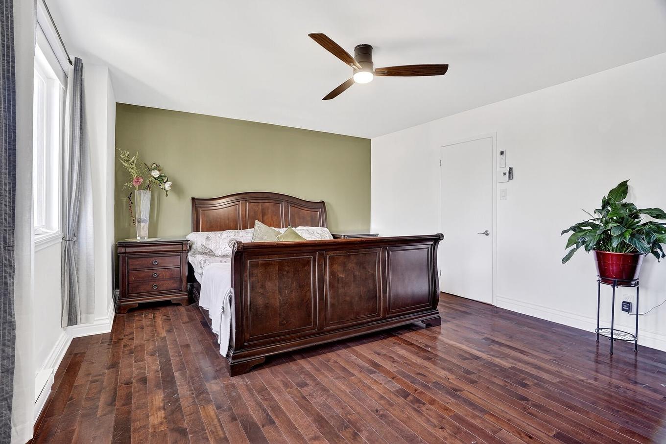 Primary bedroom - 4127 Rue Fafard, Laval (Chomedey), QC - Indoor Photo Showing Bedroom