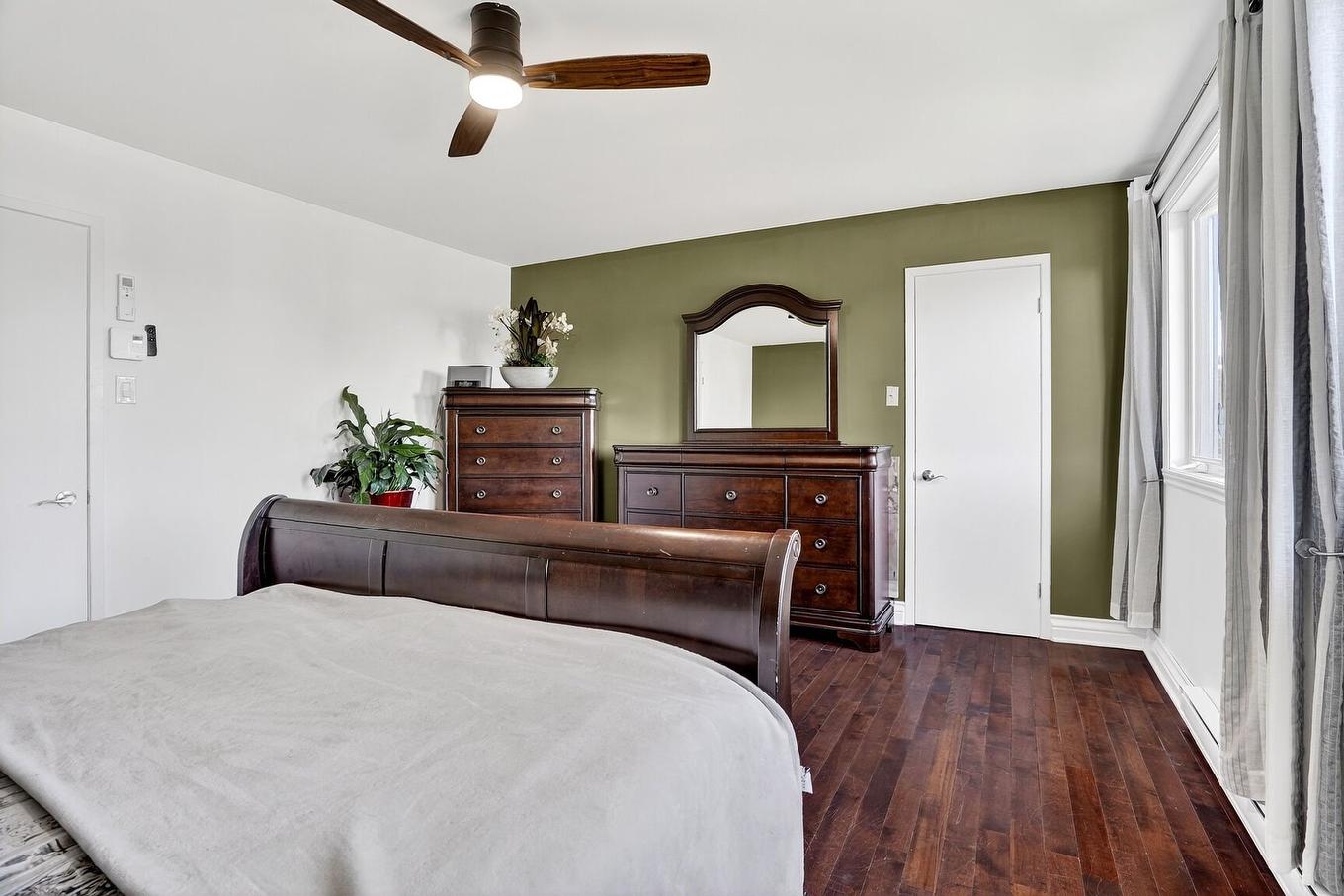 Primary bedroom - 4127 Rue Fafard, Laval (Chomedey), QC - Indoor Photo Showing Bedroom