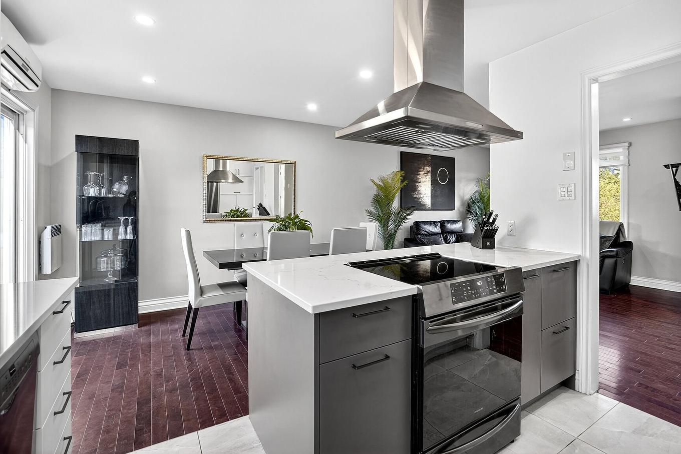 Kitchen - 4127 Rue Fafard, Laval (Chomedey), QC - Indoor Photo Showing Kitchen