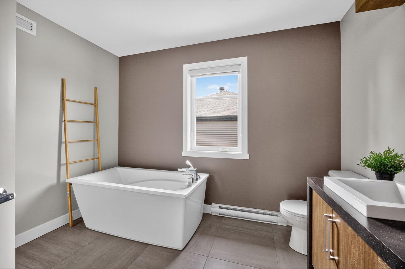 Bathroom - 1588 170E Rue, Saint-Georges, QC - Indoor Photo Showing Bathroom