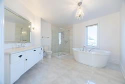 Salle de bains attenante à la CCP -