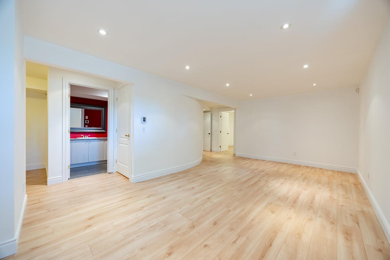 Salle familiale - 4893 Rue Du Persan, Montréal (Pierrefonds-Roxboro), QC - Indoor Photo Showing Other Room