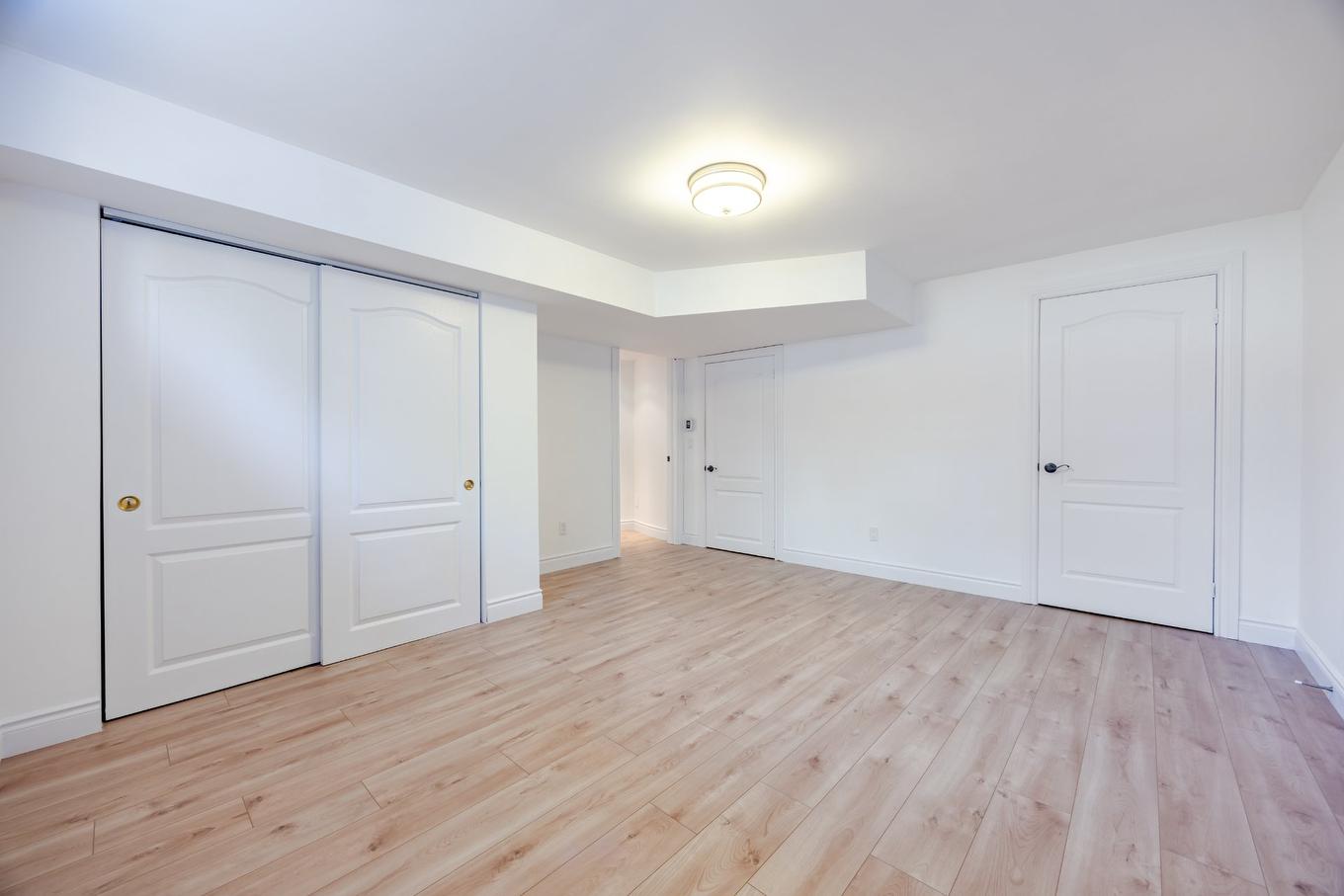 Chambre à coucher - 4893 Rue Du Persan, Montréal (Pierrefonds-Roxboro), QC - Indoor Photo Showing Other Room