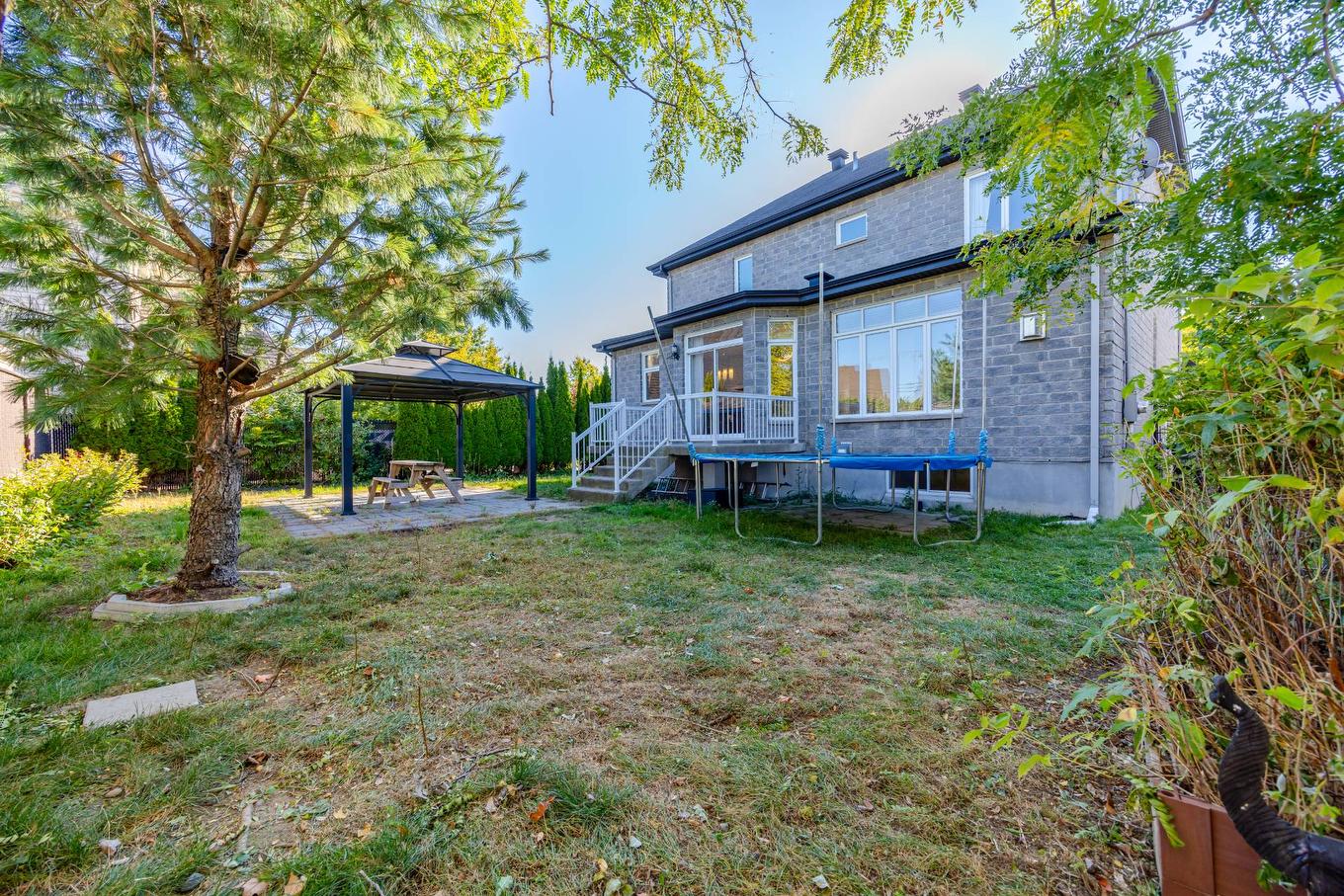 Cour - 4893 Rue Du Persan, Montréal (Pierrefonds-Roxboro), QC - Outdoor With Deck Patio Veranda