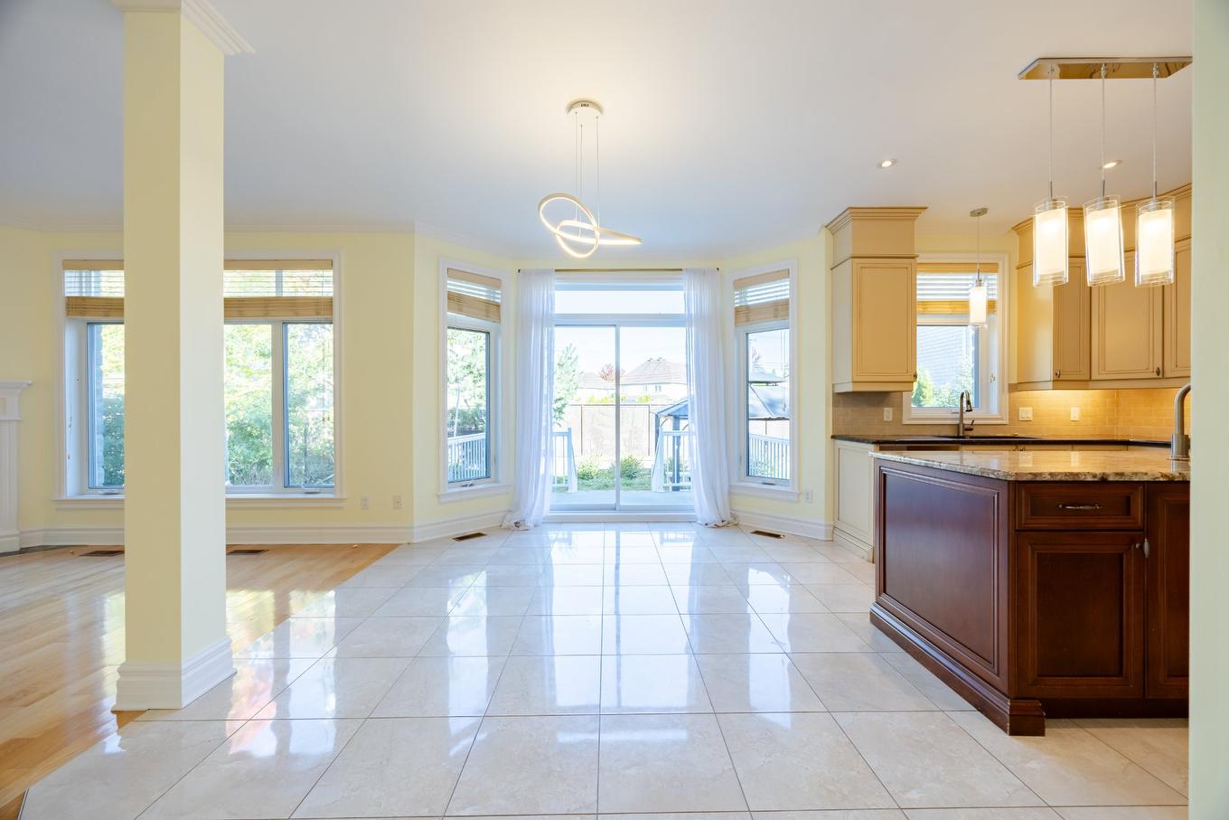 Salle à manger - 4893 Rue Du Persan, Montréal (Pierrefonds-Roxboro), QC - Indoor Photo Showing Kitchen