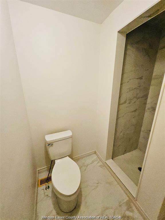 Upper-4625 Bunker Avenue, Windsor, ON