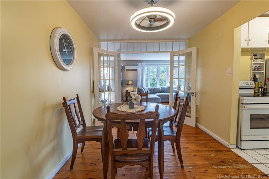 45 Tavener, Picadilly, NB