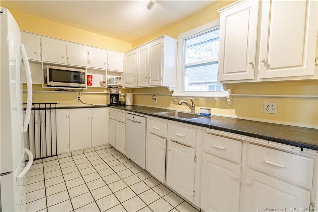 45 Tavener, Picadilly, NB