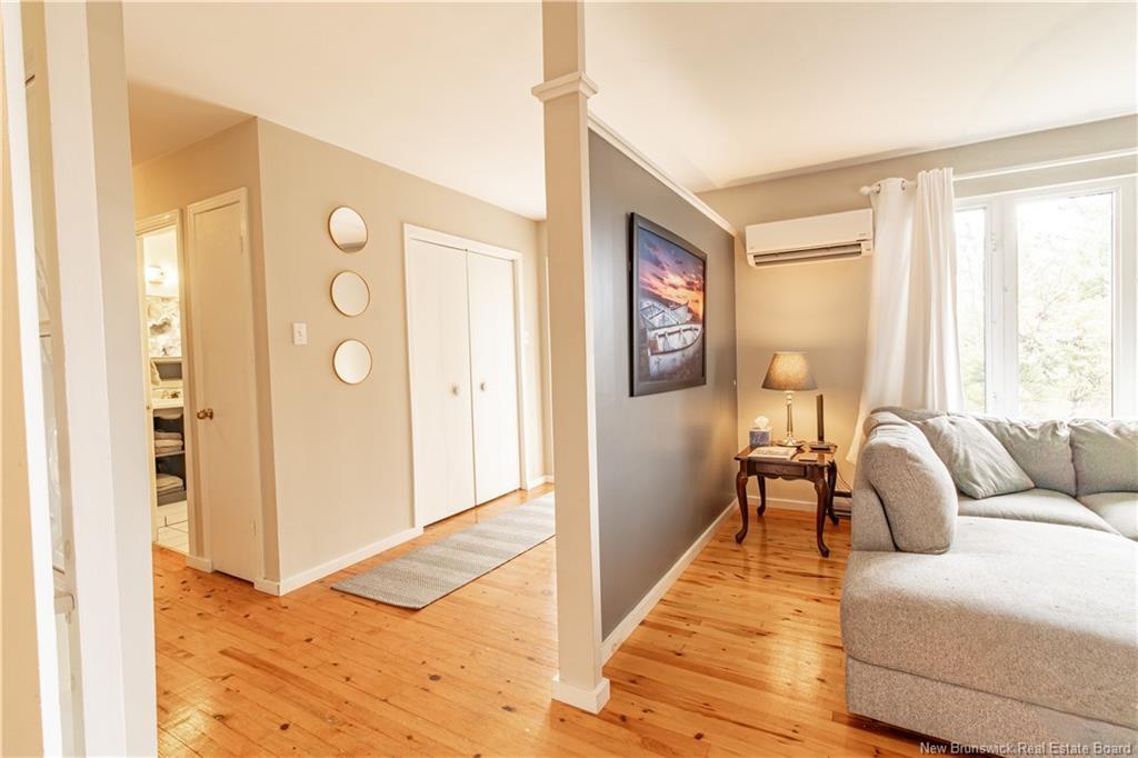 45 Tavener, Picadilly, NB