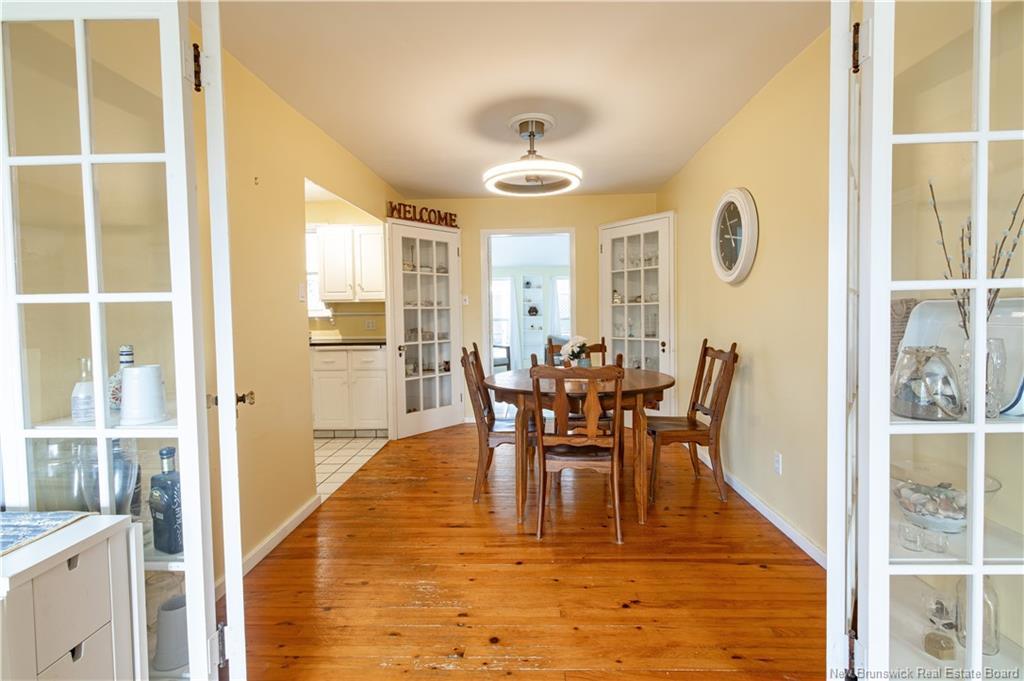 45 Tavener, Picadilly, NB