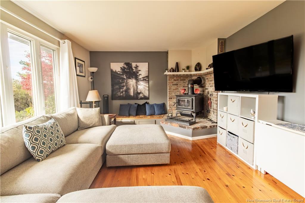 45 Tavener, Picadilly, NB