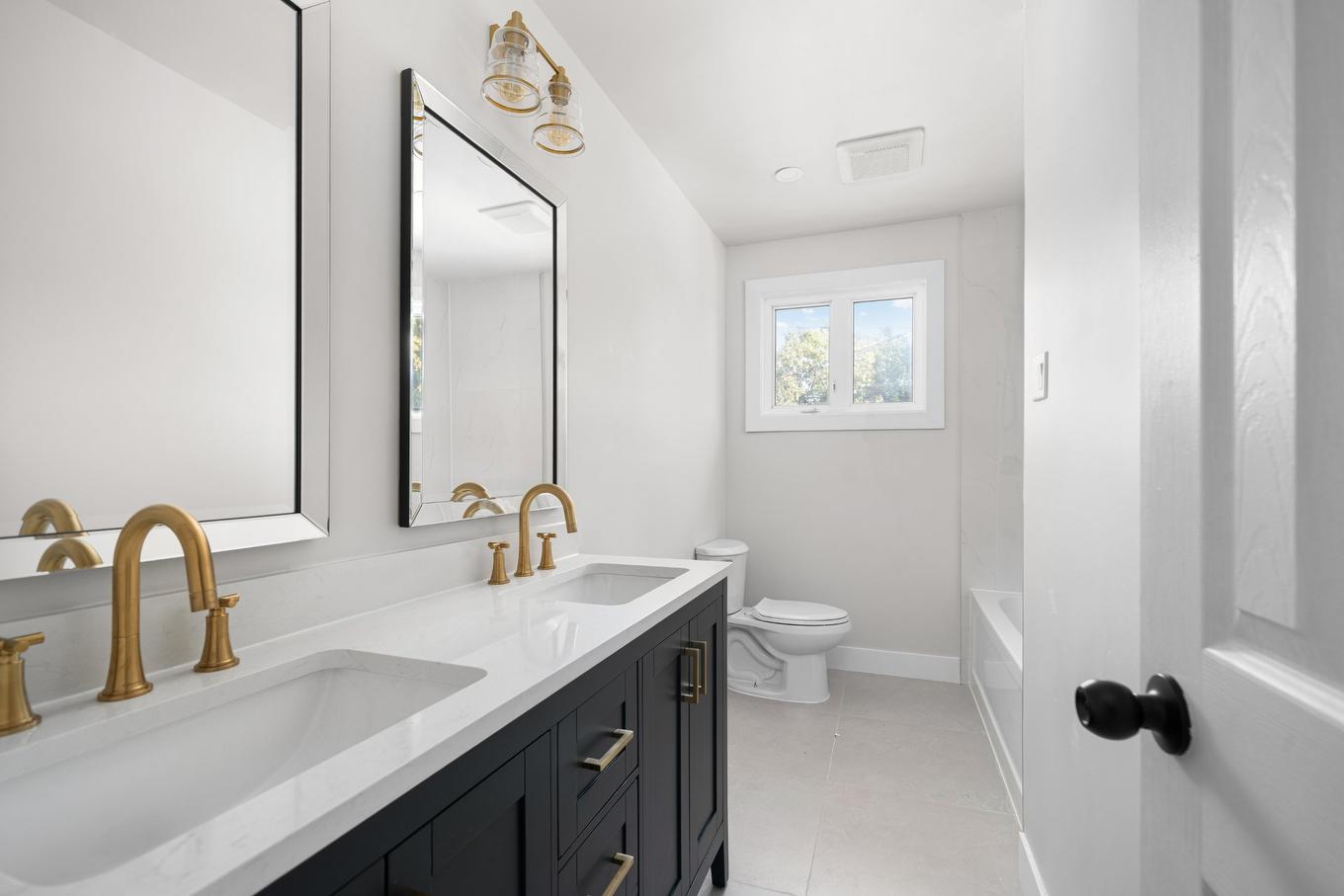 Bathroom - 366 Rue Bourget, Vaudreuil-Dorion, QC - Indoor Photo Showing Bathroom