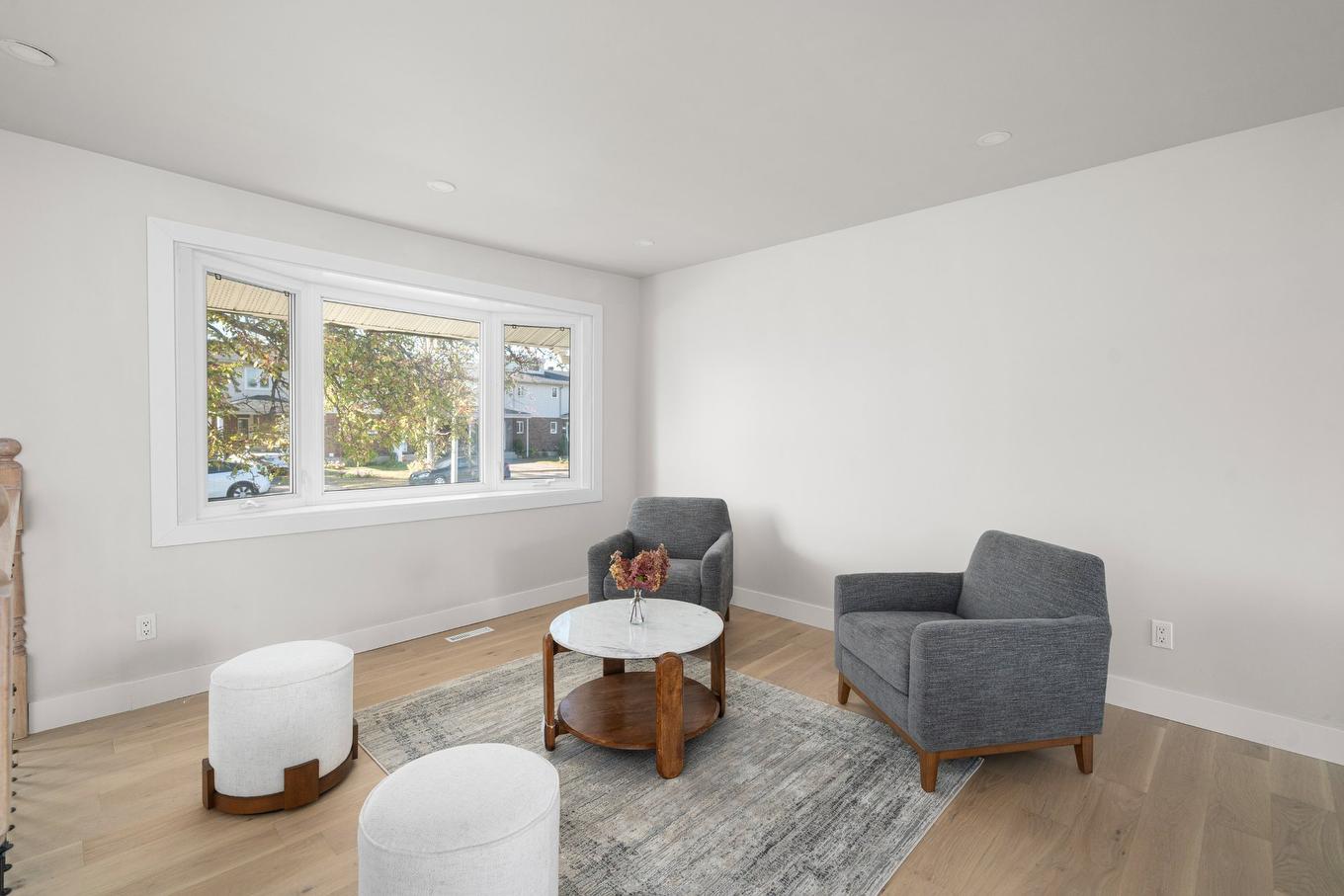 Living room - 366 Rue Bourget, Vaudreuil-Dorion, QC - Indoor Photo Showing Living Room