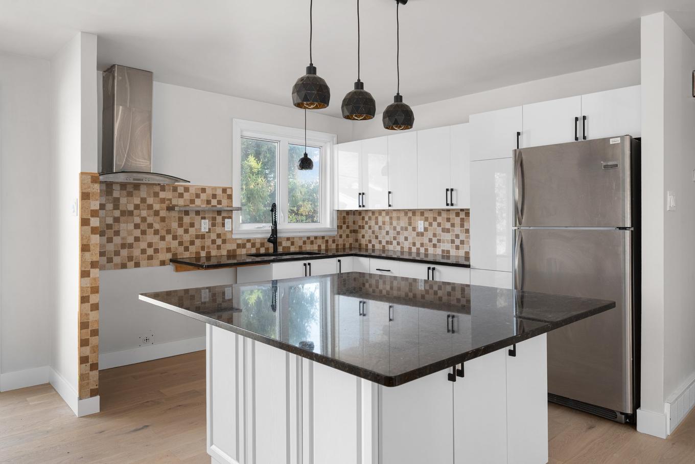 Kitchen - 366 Rue Bourget, Vaudreuil-Dorion, QC - Indoor Photo Showing Kitchen