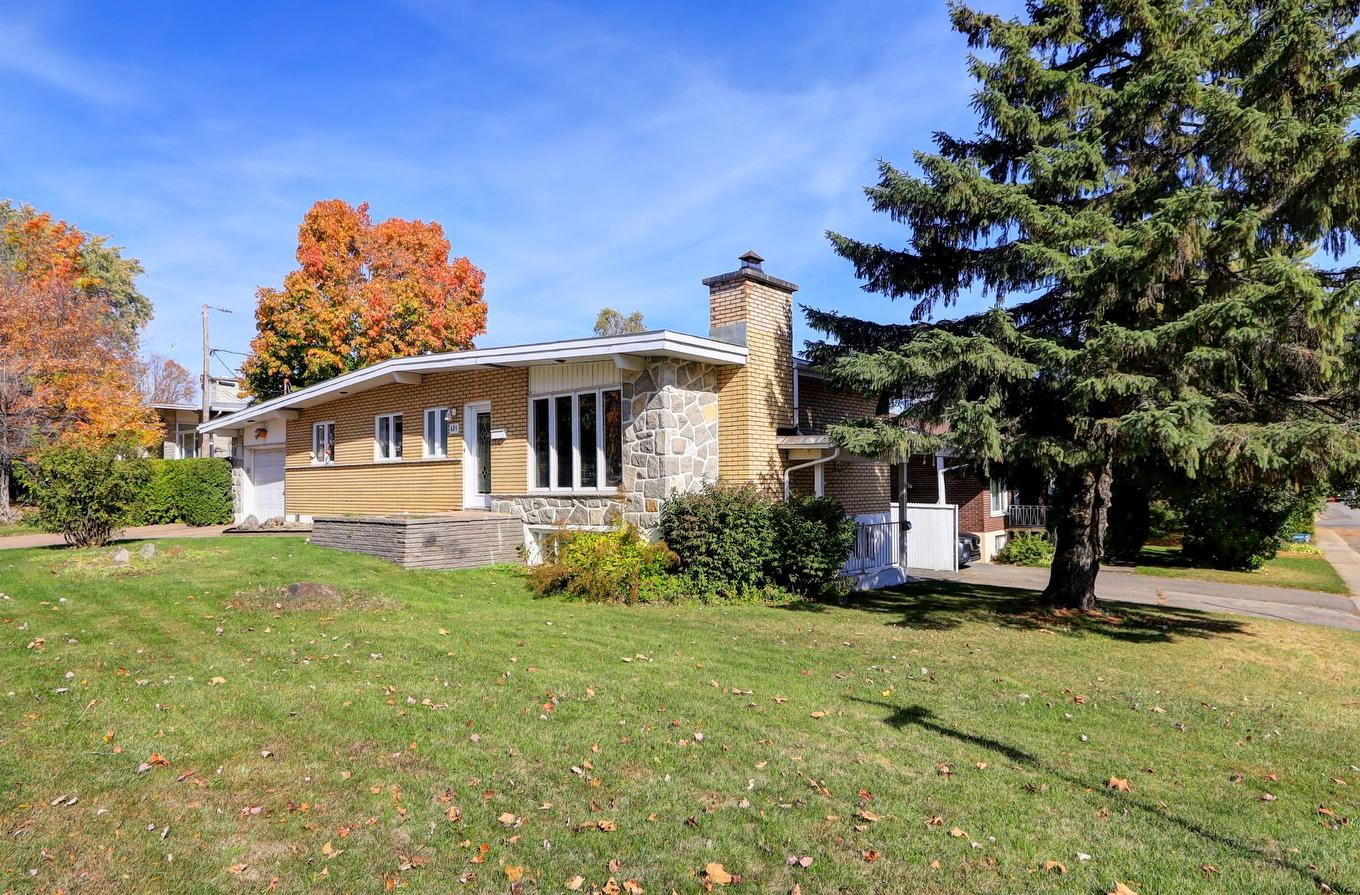 Frontage - 451 Boul. Bourassa, Saint-Jérôme, QC - Outdoor