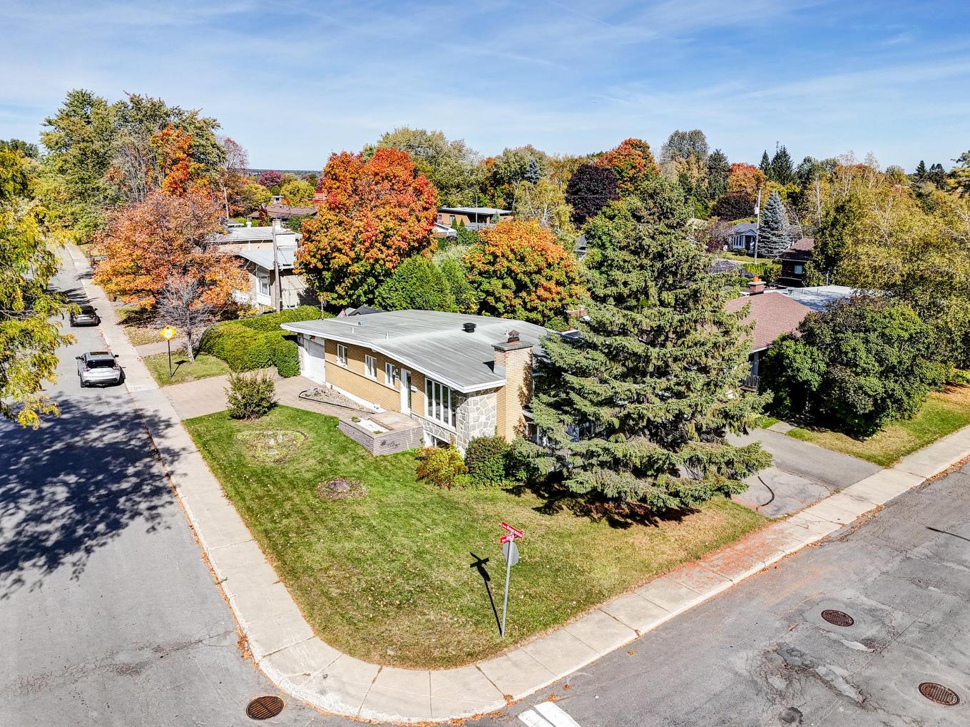 Overall view - 451 Boul. Bourassa, Saint-Jérôme, QC - Outdoor With View