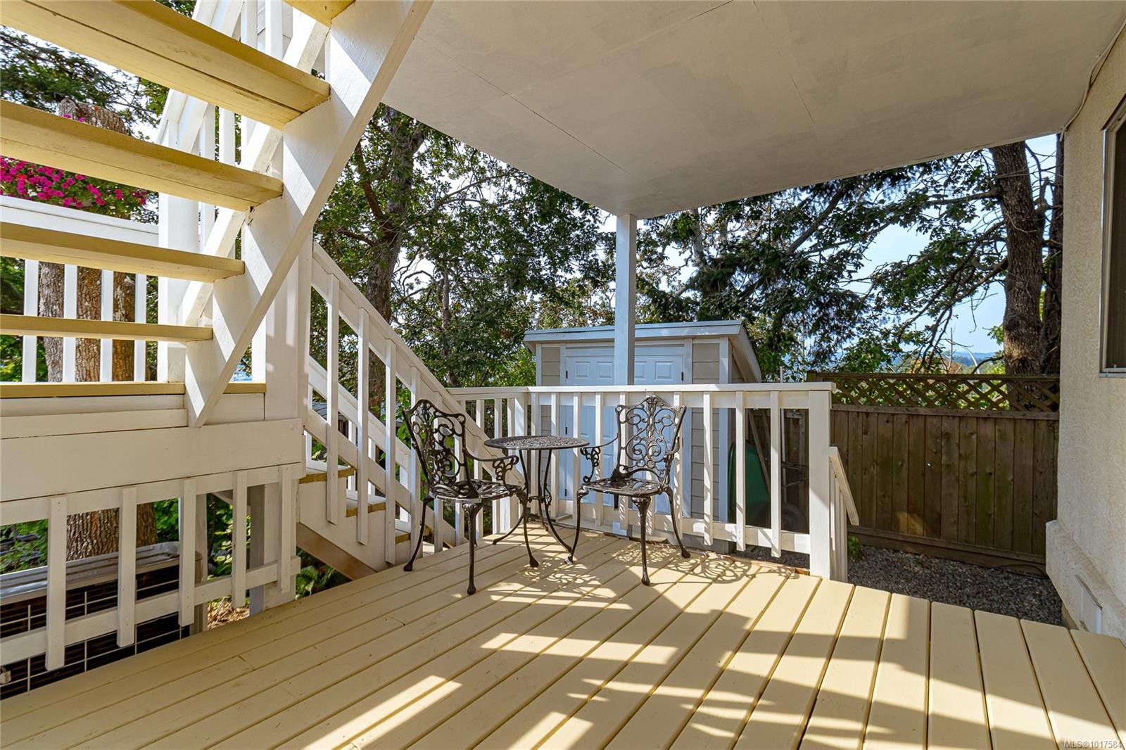 999 Admirals Rd, Esquimalt, BC - Outdoor With Deck Patio Veranda With Exterior