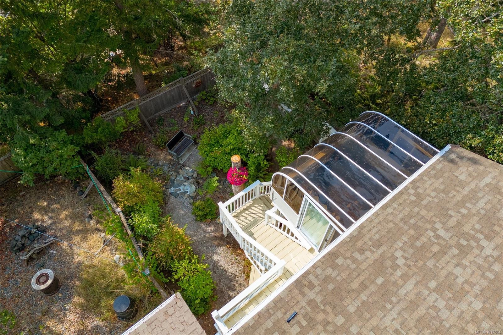 999 Admirals Rd, Esquimalt, BC - Outdoor