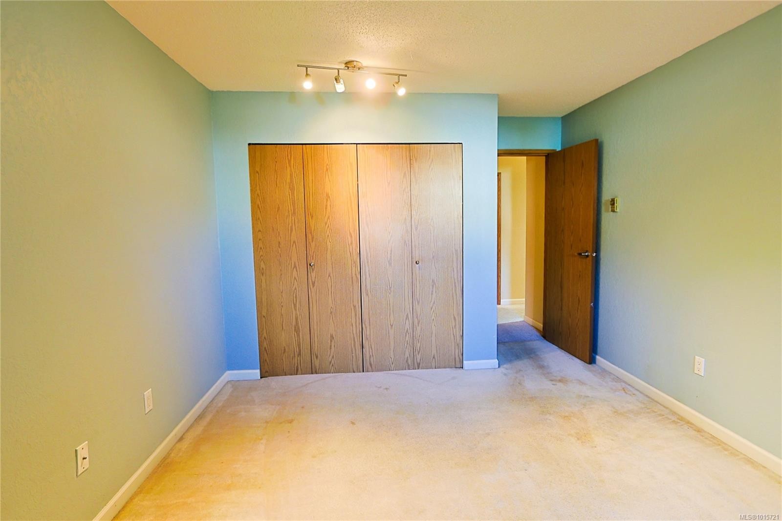 208-69 Gorge Rd West, Saanich, BC - Indoor Photo Showing Other Room