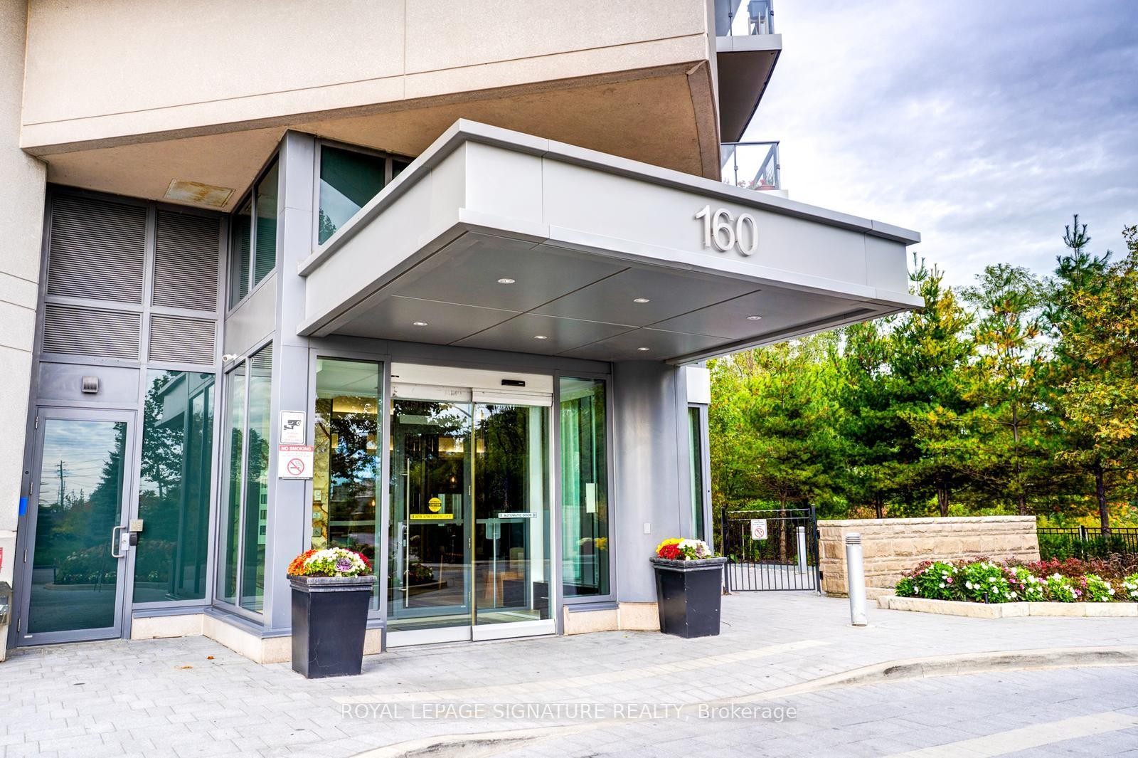 504-160 Vanderhoof Avenue, Toronto, ON - Outdoor With Exterior